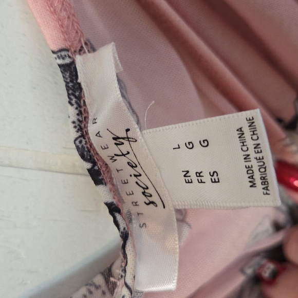 Nwot Streetwear Society Pink Floral bodysuit - Picture 3 of 4
